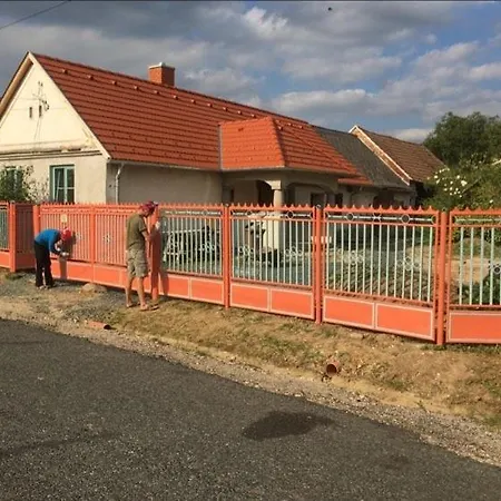 Kondas Haz * Doroske